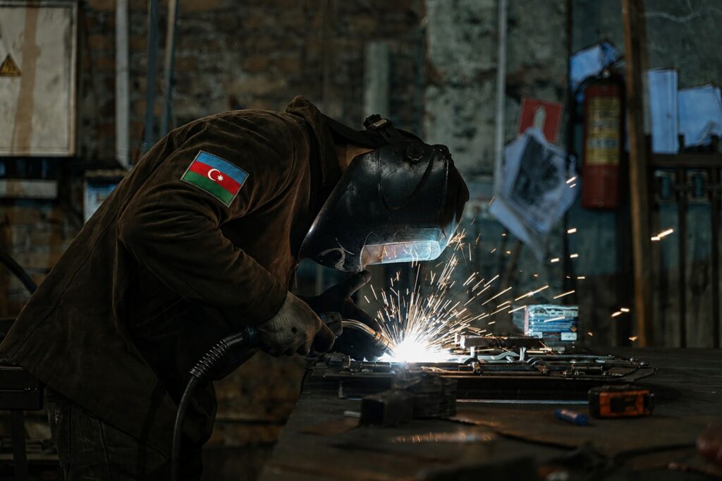 Azerbaycan'da Kaynakçı Maaşları
